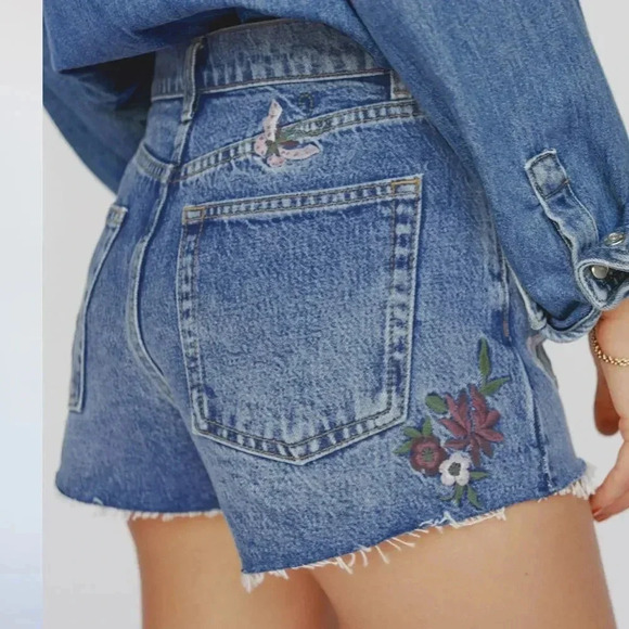 Reformation High Waisted Charlie Jean Denim Shorts Fauna Embroidery Blue Raw Hem - Picture 15 of 15